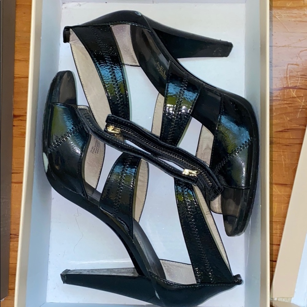 Michael Kohrs black heels